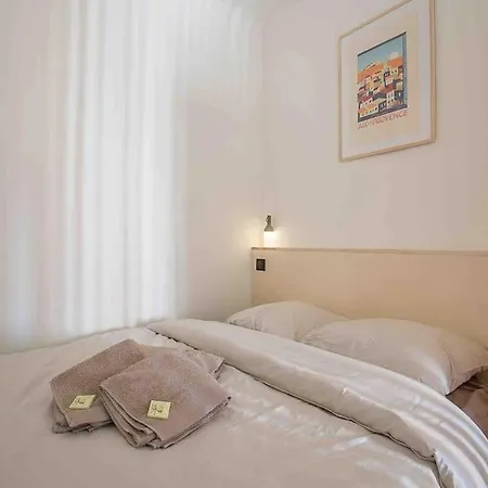 Ferienwohnung Petit Cocon Avec Vue Dernier Etage - Mazarin 1833 Aix-en-Provence Exterior foto